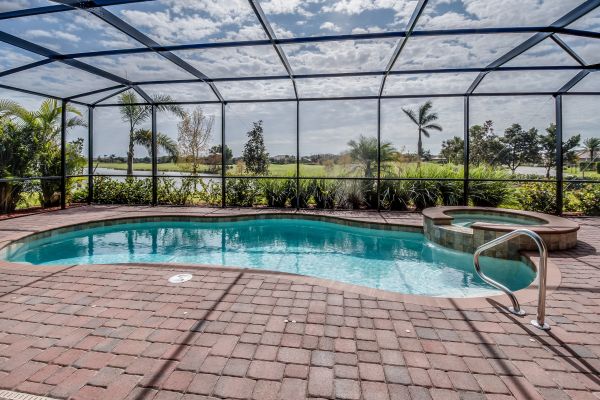 Pool Enclosure Cleaning in Ooltewah
