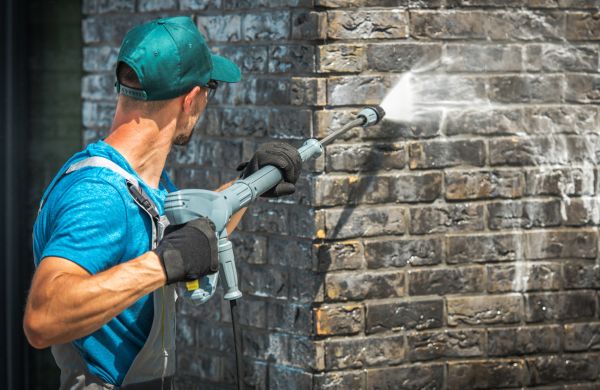 Brick House Washing in Ooltewah