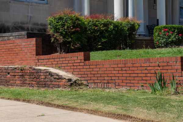 Retaining Wall Cleaning in Ooltewah